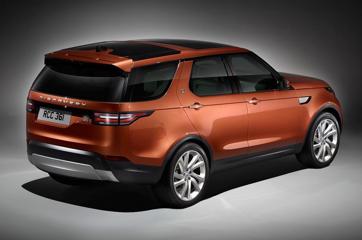 2017-Land-Rover-Discovery-rear-three-quarters-1.jpg
