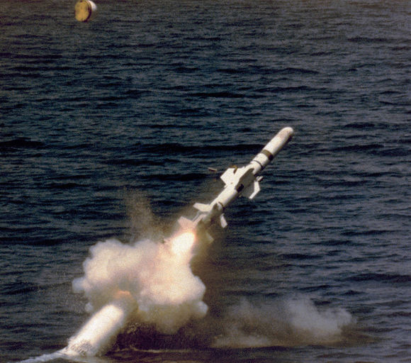 LRASM-A未来将取代服役了几十年的 “捕鲸叉” 导弹。.jpg