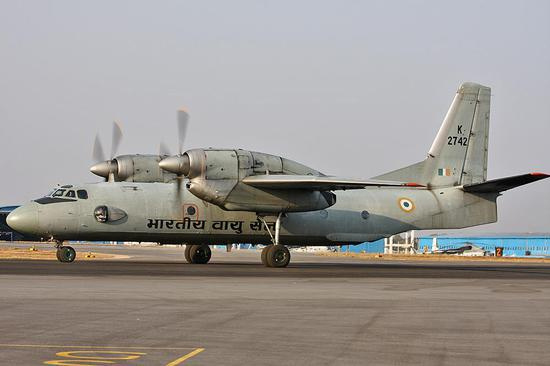 印度空军AN-32运输机.jpg