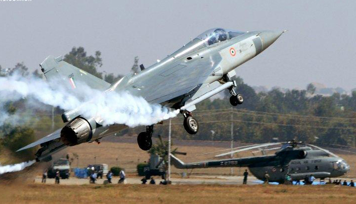 印度空军目前只装备了4架LCA“光辉”MK1战斗机.jpg