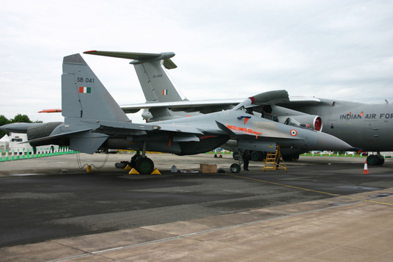印度空军的苏-30MKI和伊尔-76.jpg