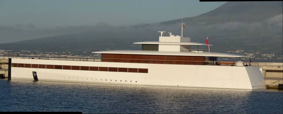 Steve_Jobs_Yacht_Venus_in_Portugal_(Faial_Island).jpg