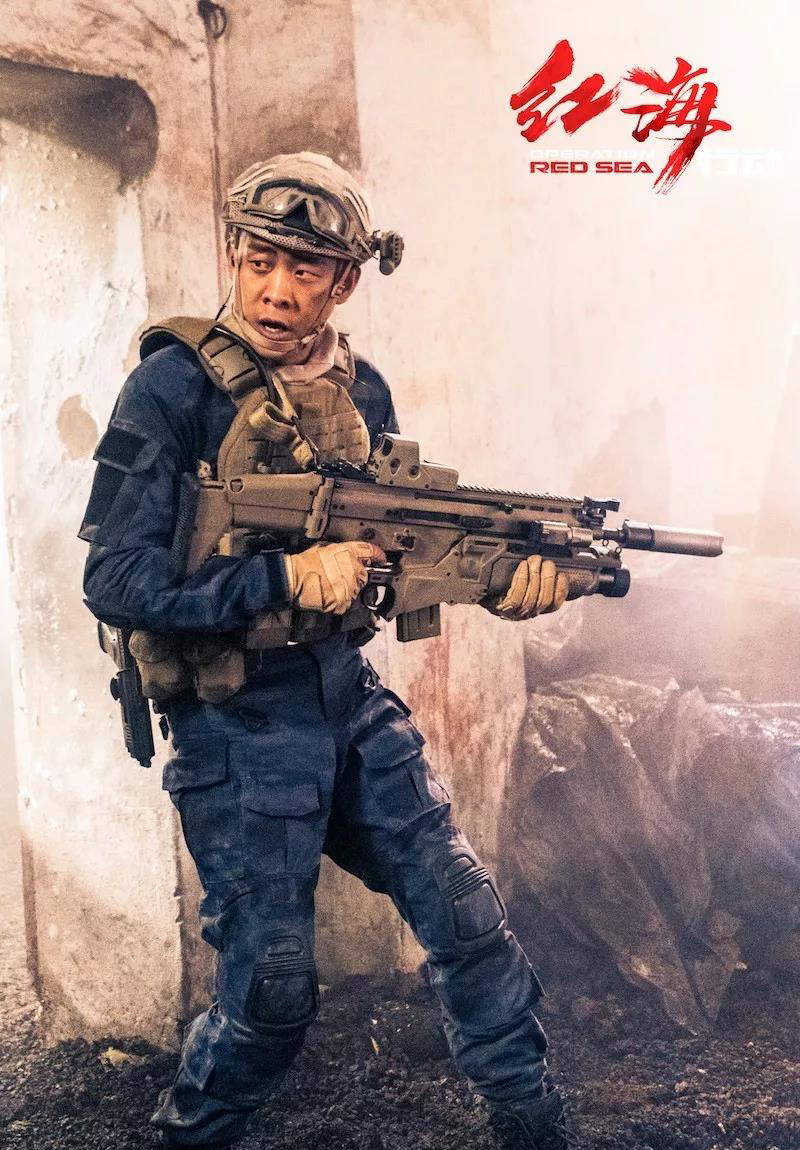 队长杨锐使用的是挂有榴弹发射器的FN SCAR步枪.jpg