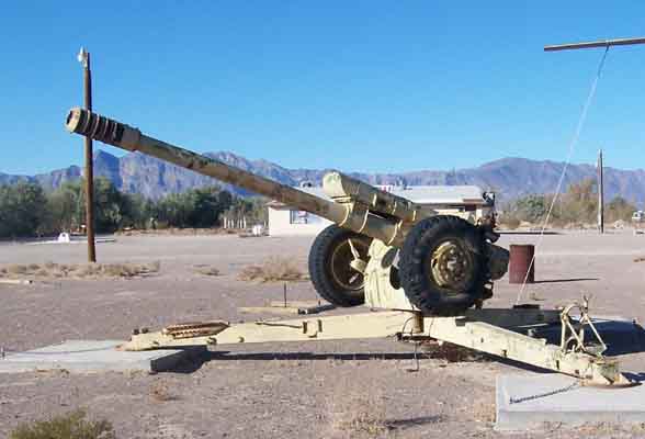 122_mm_howitzer_2A18_(D-30).jpg